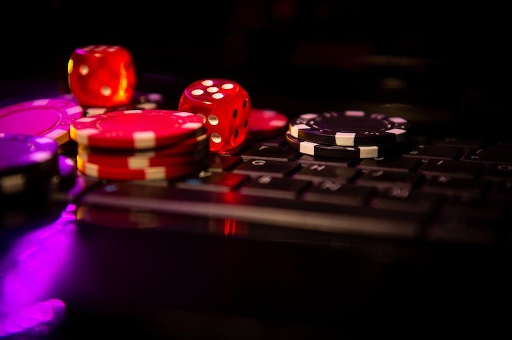 Street Racing Game live broadcast showing three drivers racing on track with betting interface on skintoto togel